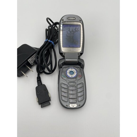 Verizon LG Flip Phone cell phone with charger - Picture 4 of 6
